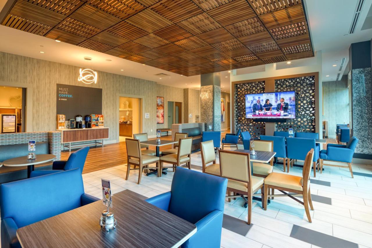 Holiday Inn Express & Suites - Charlotte - South End By Ihg Exterior photo